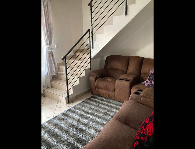 3 BEDROOM TOWNHOUSE FOR SALE IN DAWN PARK